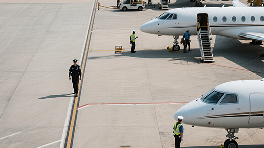 机场巡逻