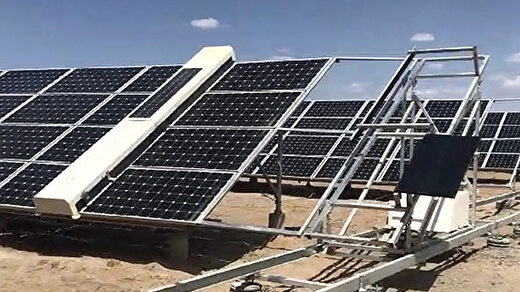 某工业屋顶光伏机器人现场应用