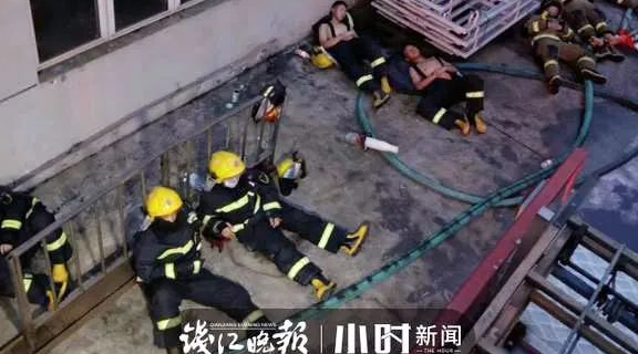 彻夜奋战！消防机器人参与浙江杭州一汽配厂地下仓库灭火救援